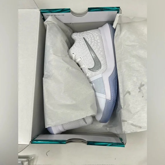 Nike Kids Kyrie 3 PS Basketball Shoe - Picture 3 of 10